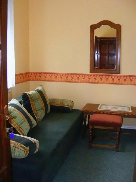 Fenyves Fogado Hotel Szurdokpüspöki Habitación foto