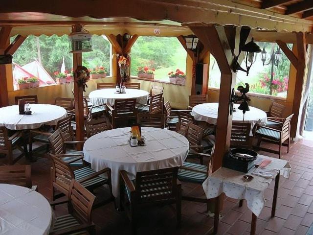 Fenyves Fogado Hotel Szurdokpüspöki Exterior foto