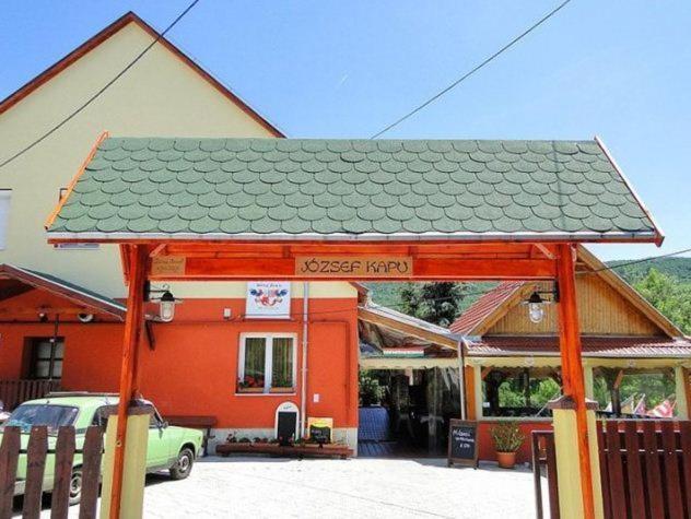 Fenyves Fogado Hotel Szurdokpüspöki Exterior foto